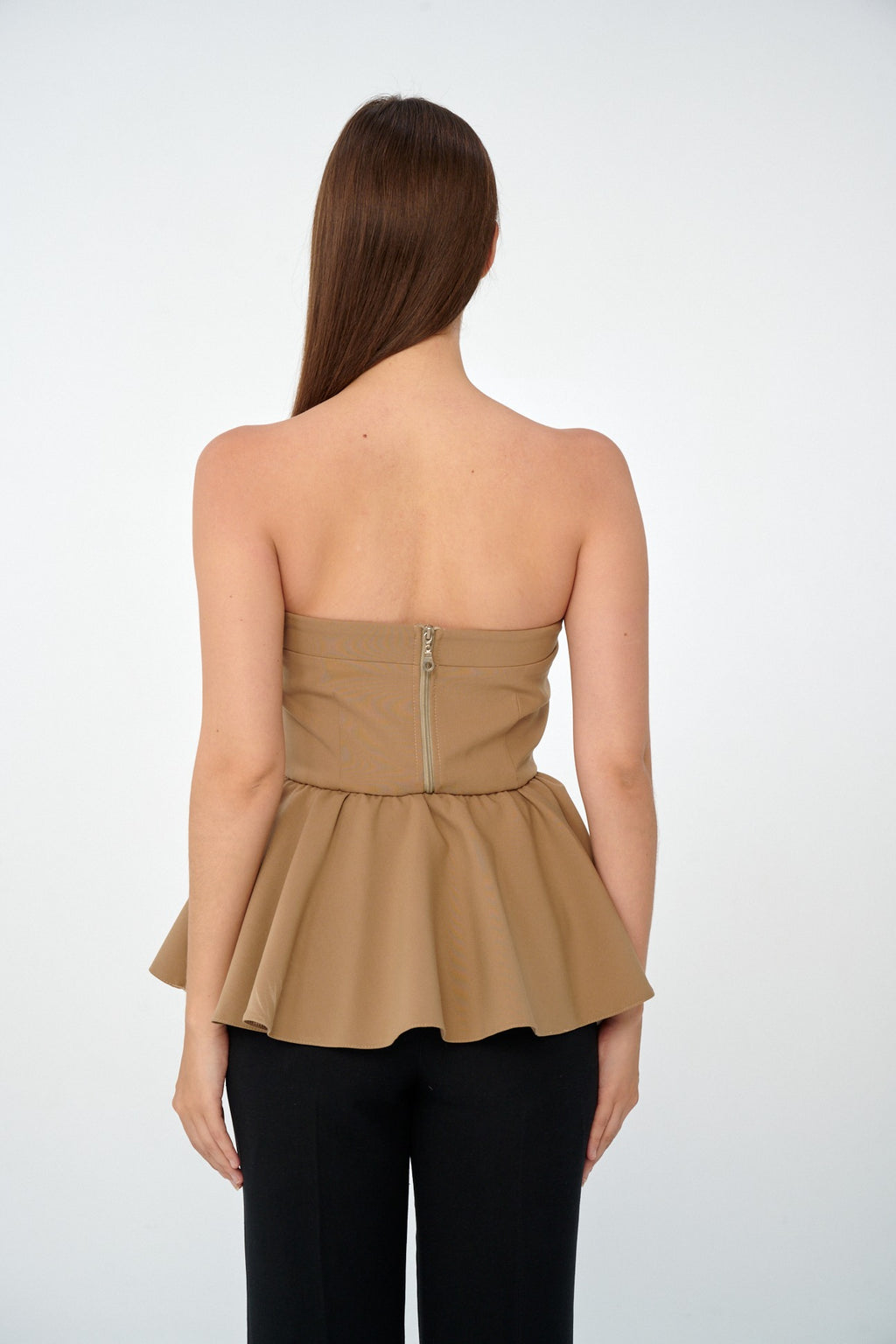 Camel - Farren Straplez Kalp Yaka Peplum Büstiyer Bluz - FRN9124 - Model on white - back/side