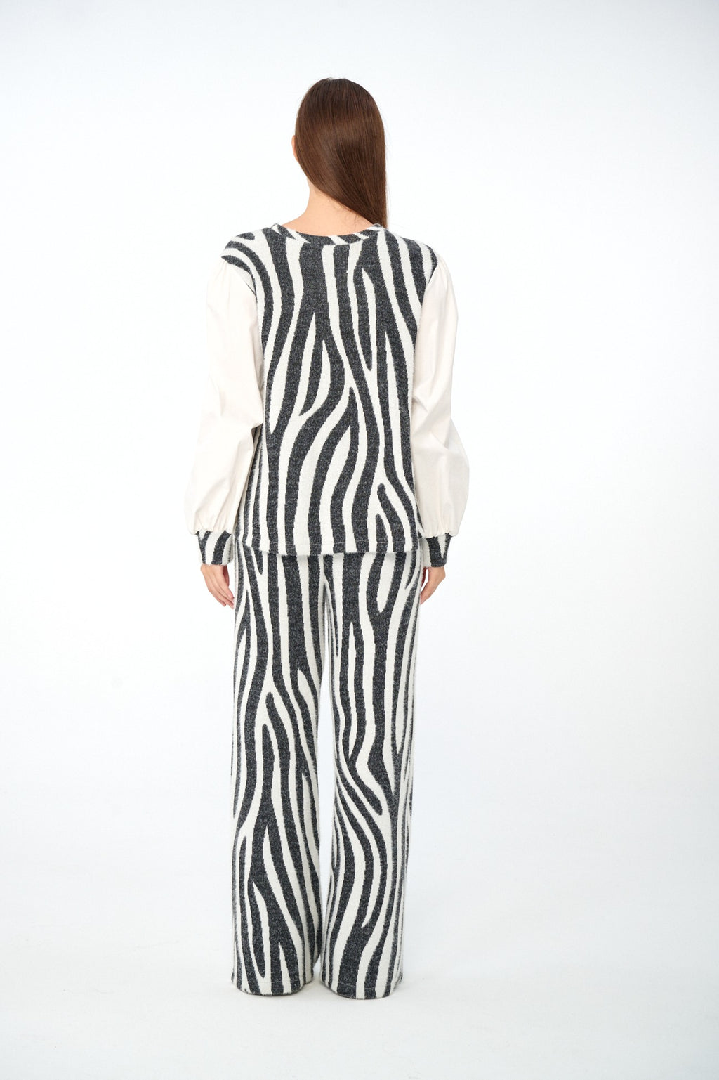 Siyah-Ekru - Farren Zebra Desenli Balon Kollu Triko Bluz - FRN91031 - Model on white - back/side