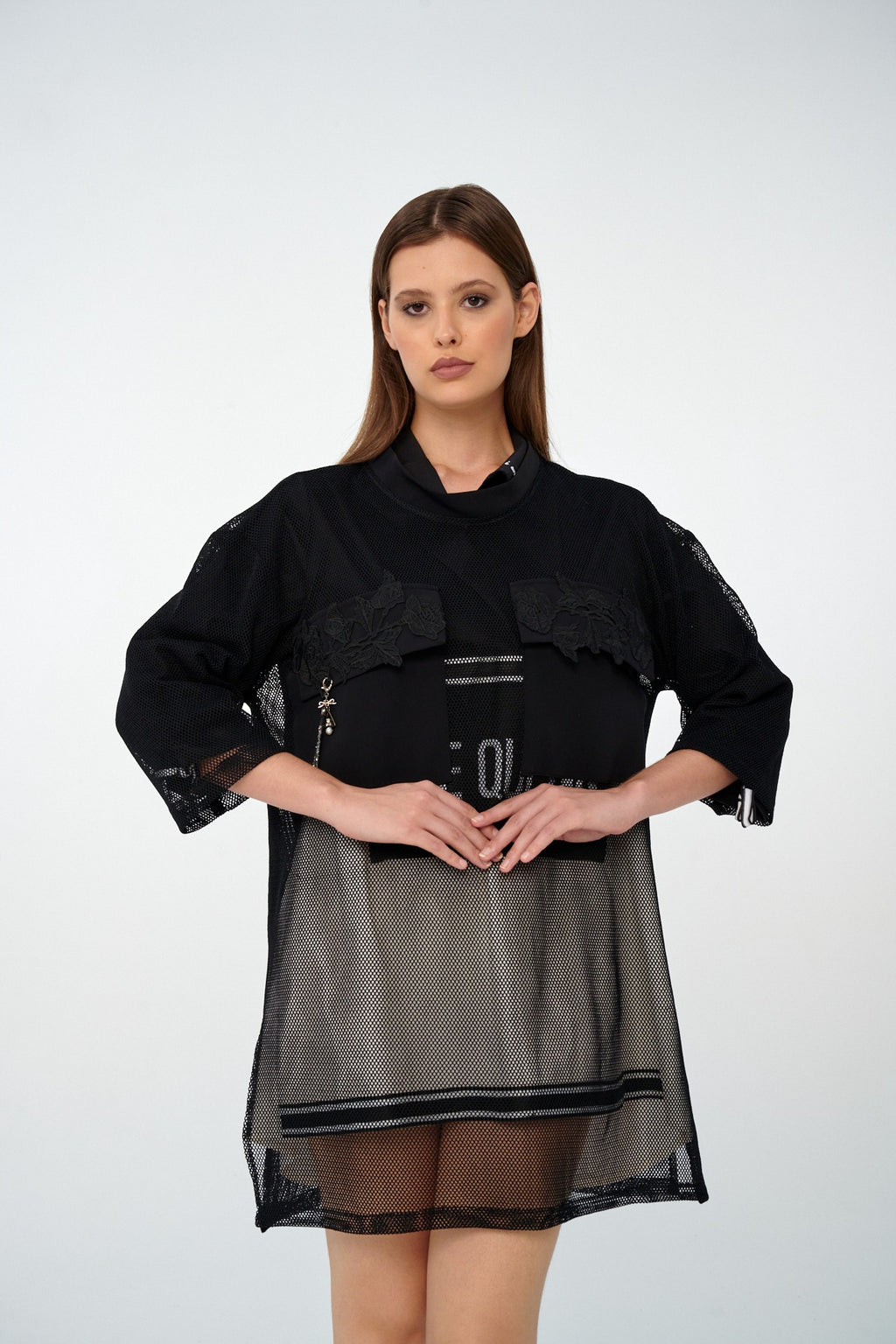 Siyah - Farren File Katmanlı Kemer Detaylı Gömlek Elbise - FRN9125 - Editorial waist-up detail