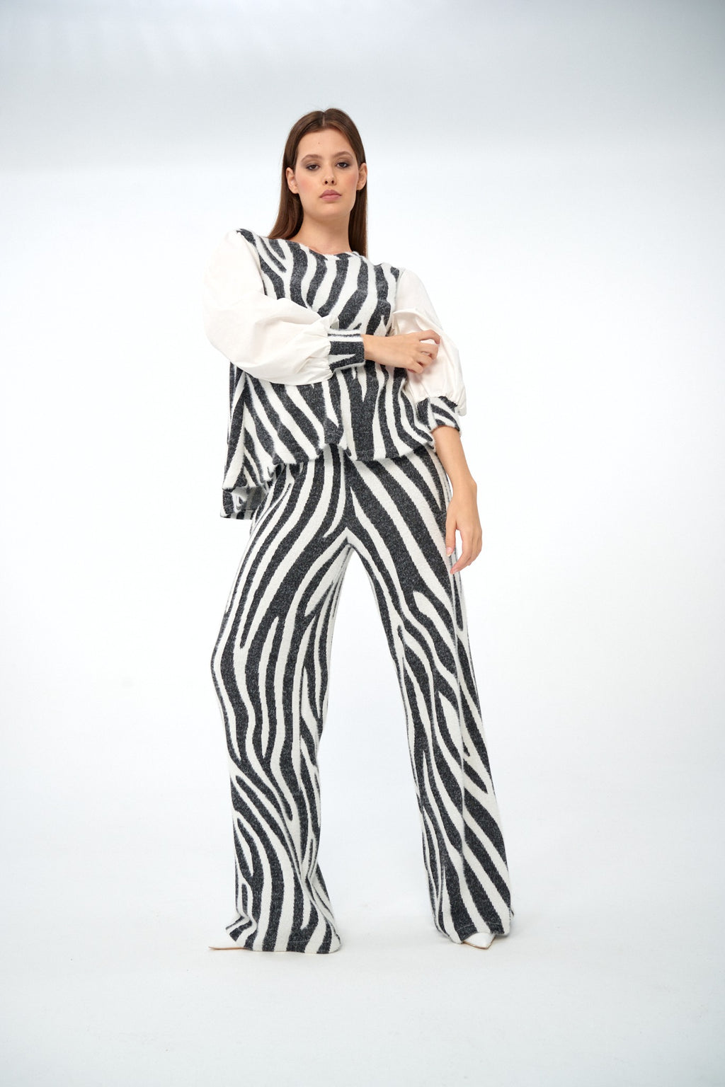 Siyah-Ekru - Farren Zebra Desenli Geniş Paça Triko Pantolon - FRN91002 - Lookbook takım bluz