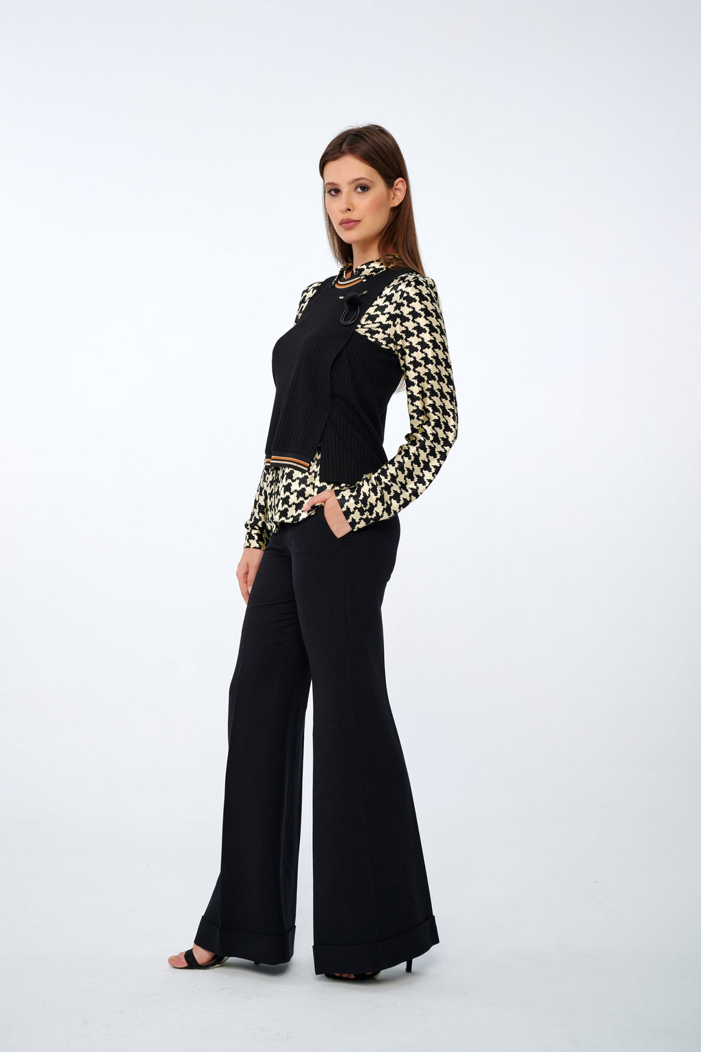 Siyah-Ekru - Farren Kaz Ayağı Gömlek Detaylı Triko Yelek Bluz - FRN9122 - Lookbook
