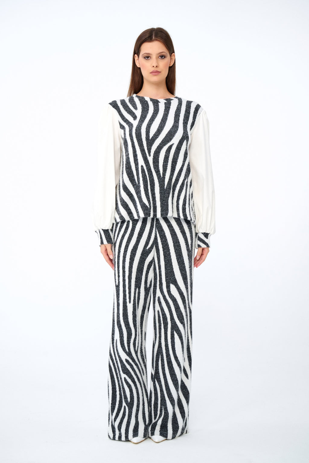 Siyah-Ekru - Farren Zebra Desenli Balon Kollu Triko Bluz - FRN91031 - Lookbook