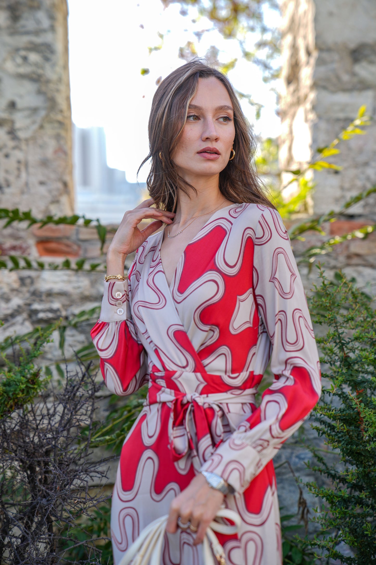 Bej-Kırmızı Desenli Viskon Maxi Elbise