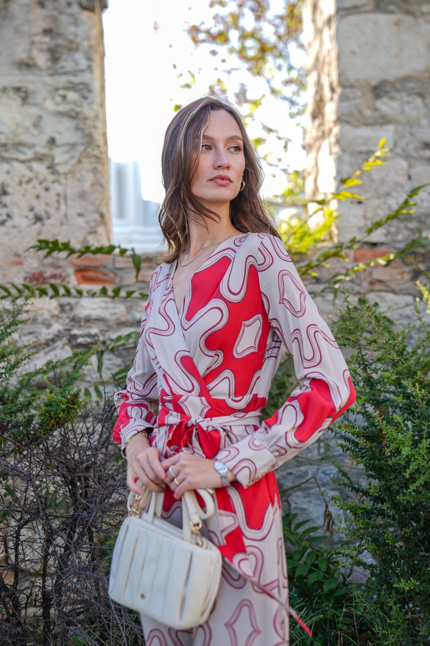 Bej-Kırmızı Desenli Viskon Maxi Elbise