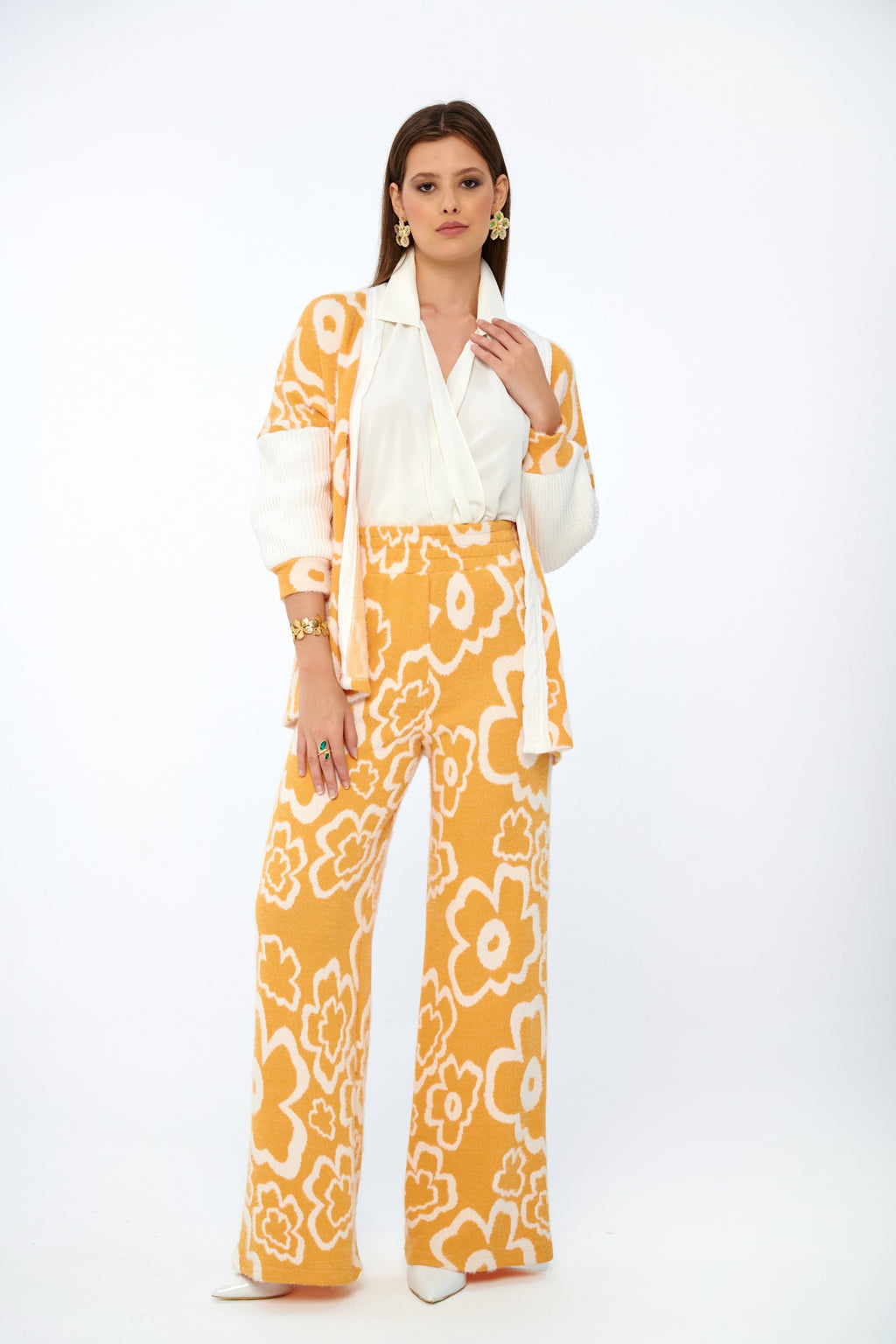 Hardal-Ekru - Farren Çiçek Desenli Geniş Paça Triko Pantolon - FRN91012 - Lookbook takım