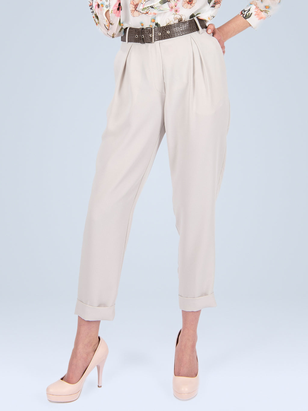 Taş - Farren Duble Paça Pilili Yüksek Bel Pantolon - FRN200025 - Model on white - front