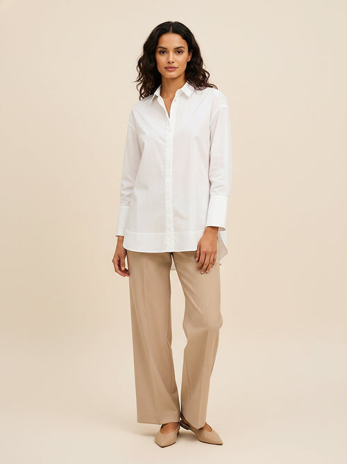 Beyaz - Farren Arkası Uzun Geniş Manşetli Pamuklu Oversize Gömlek - FRN7001 - Model on white - front