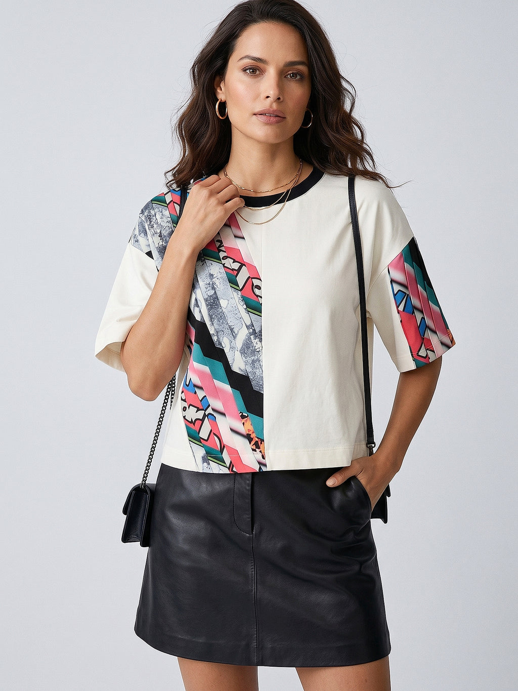 Siyah - Farren Siyah Piliseli Bluz - 912312400891 - Editorial waist-up detail