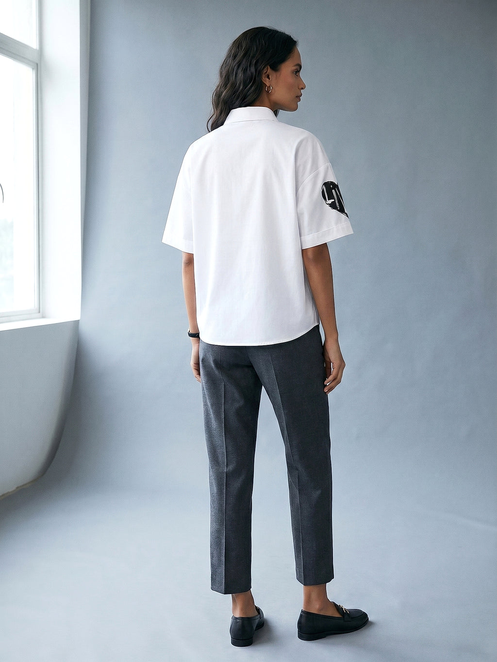 Beyaz - Farren Baskılı Oversize Kısa Kol Poplin Gömlek - FRN6005 - Model on white - back/side