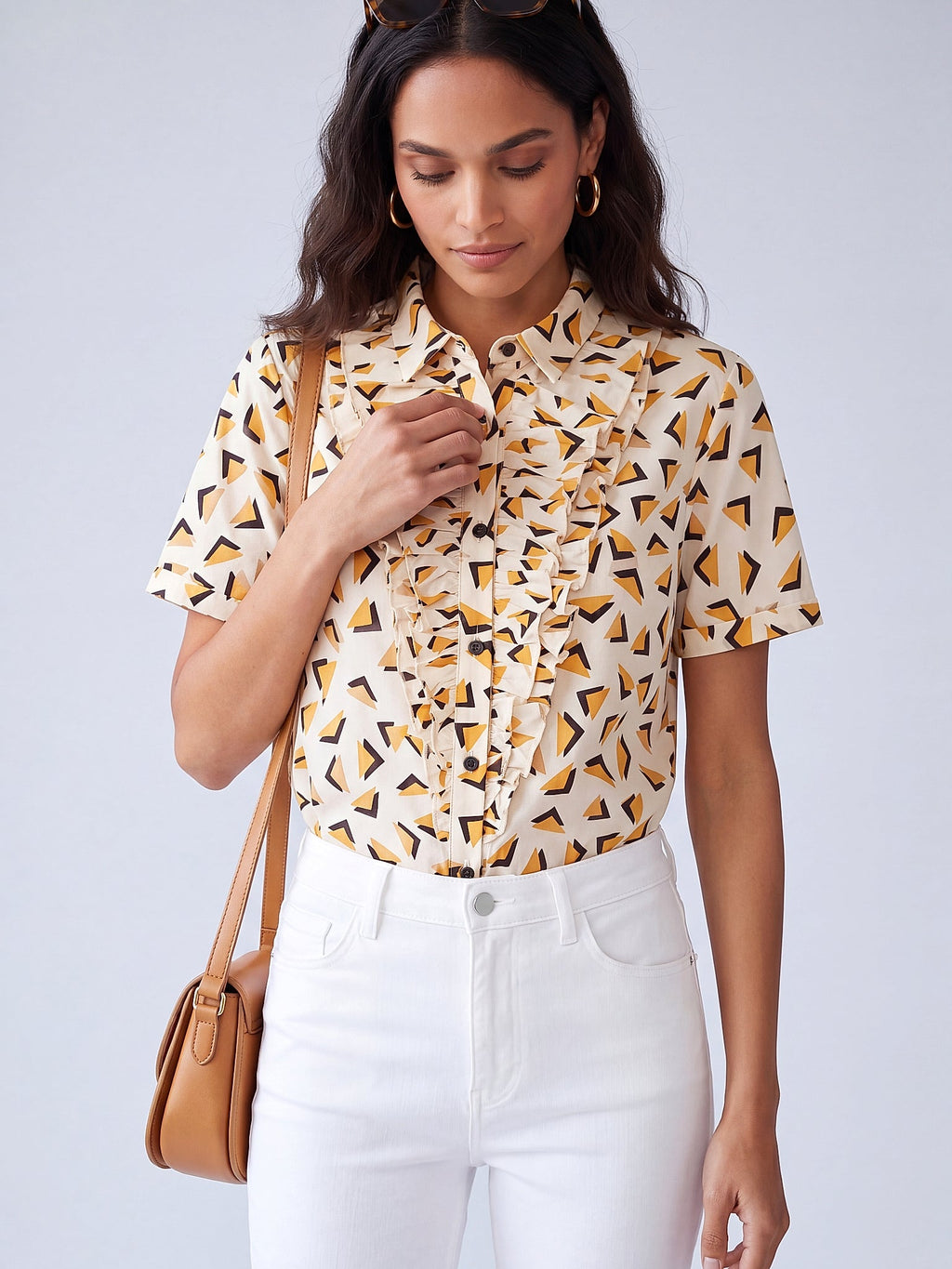Beyaz - Farren Fırfırlı Kısa Kollu Poplin Gömlek - FRN100825 - Editorial waist-up detail