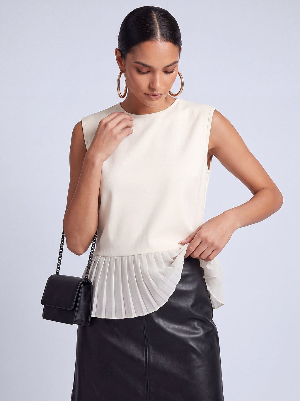 Beyaz - Farren Kolsuz Peplum Bluz - FRN110225 - Editorial waist-up detail