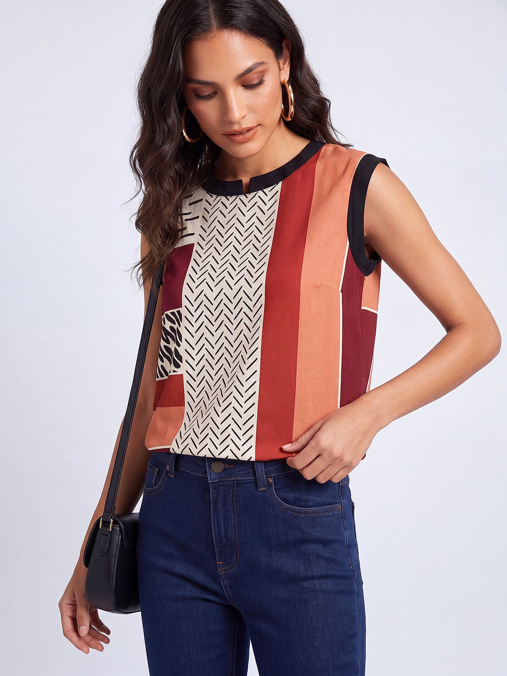 Bordo - Farren Kolsuz Renk Bloklu Geometrik Desenli Bluz - FRN110825 - Editorial waist-up detail