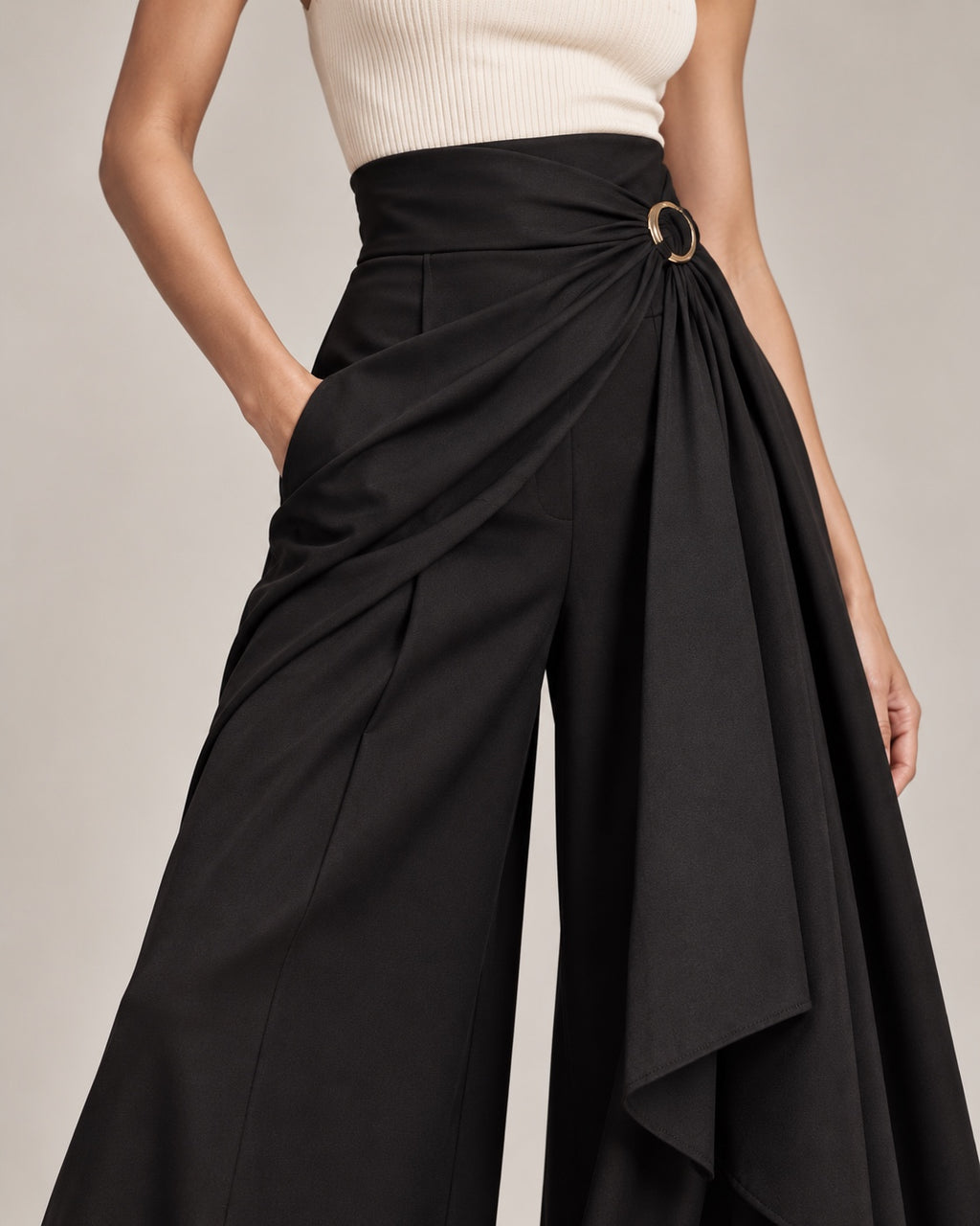 Siyah - Farren Halka Detaylı Sarma Bel Palazzo Pantolon - FRN9211 - Editorial waist-up detail