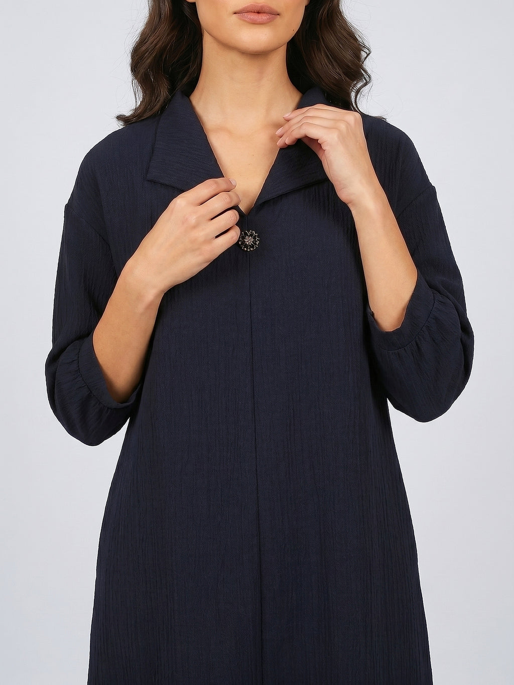 Lacivert - Farren Taş Düğme Detaylı Truvakar Kol Midi Elbise - FRN3060 - Editorial waist-up detail