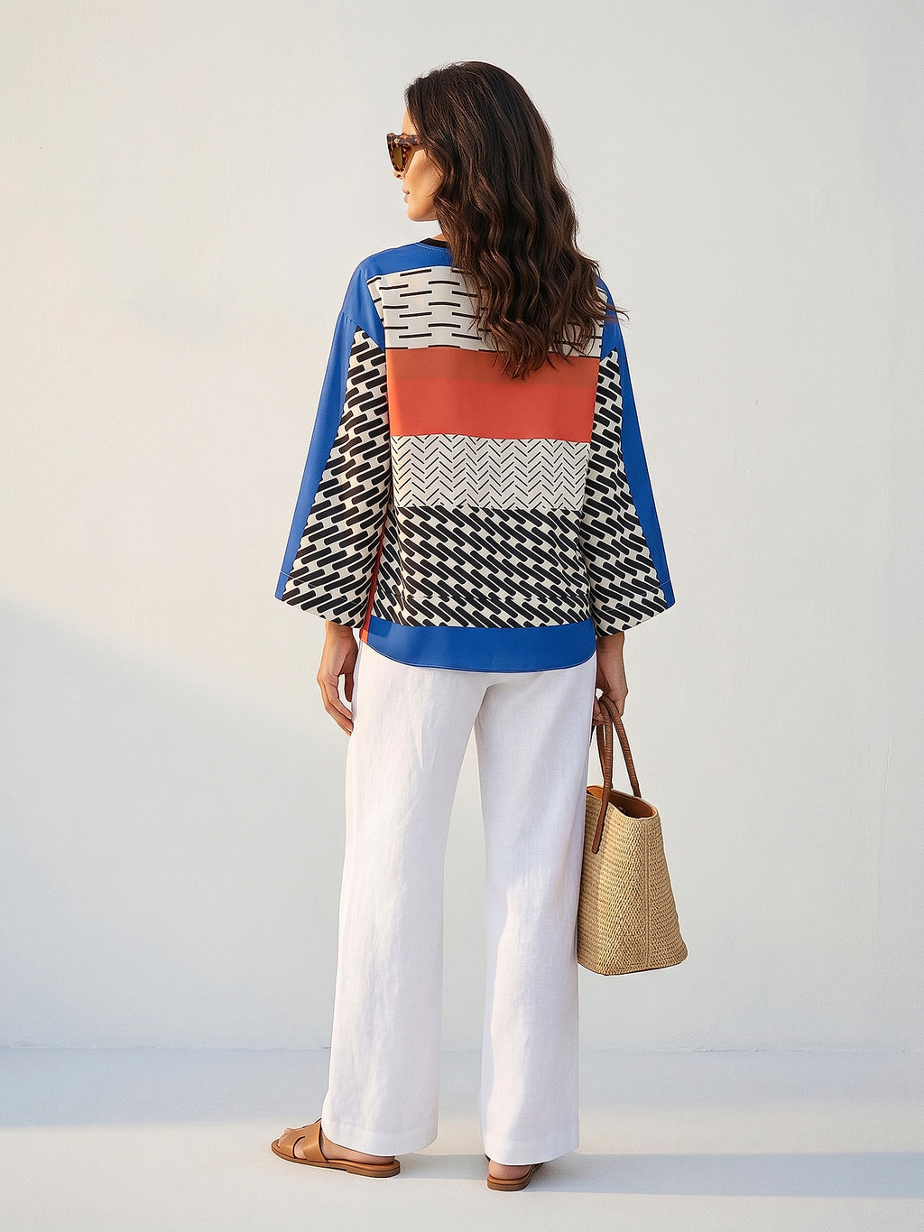 Saks Mavisi - Farren V Yaka Renk Bloklu Desenli Bluz - FRN110325 - Model on white - back/side