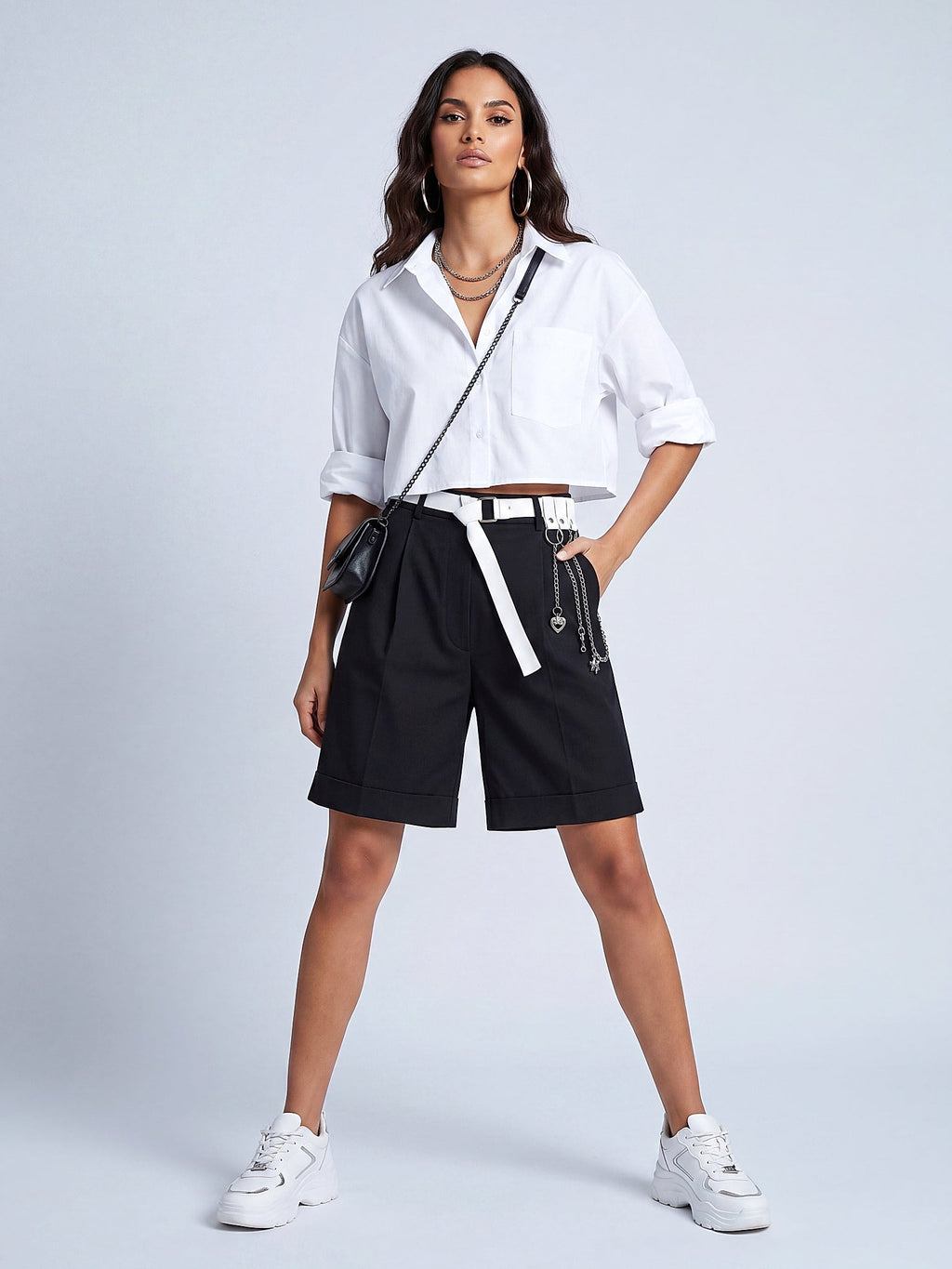 Siyah - Farren Yüksek Bel Pile Detaylı Şort - FRN60020 - Model on white - front